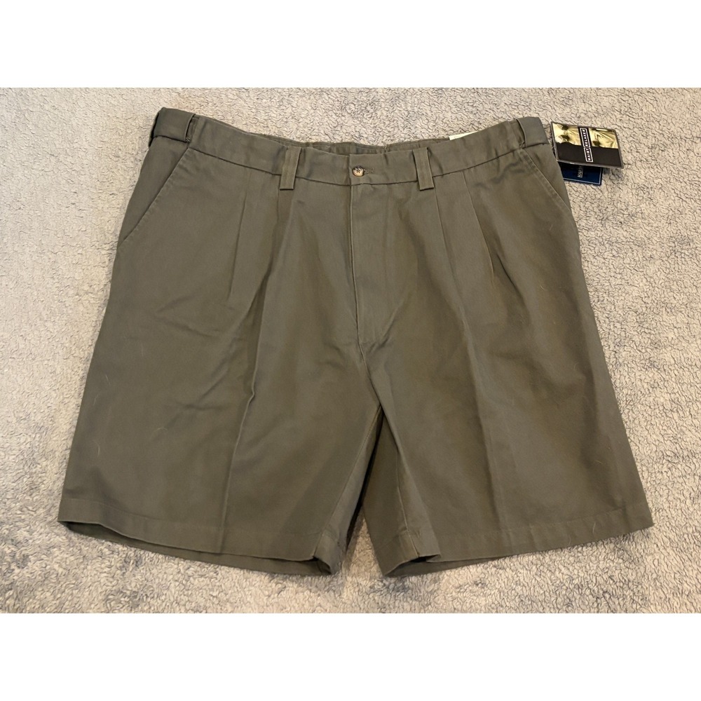 NWT Harbor Bay Chino Shorts Men's 44 Gray Pleated Cotton Casual Office